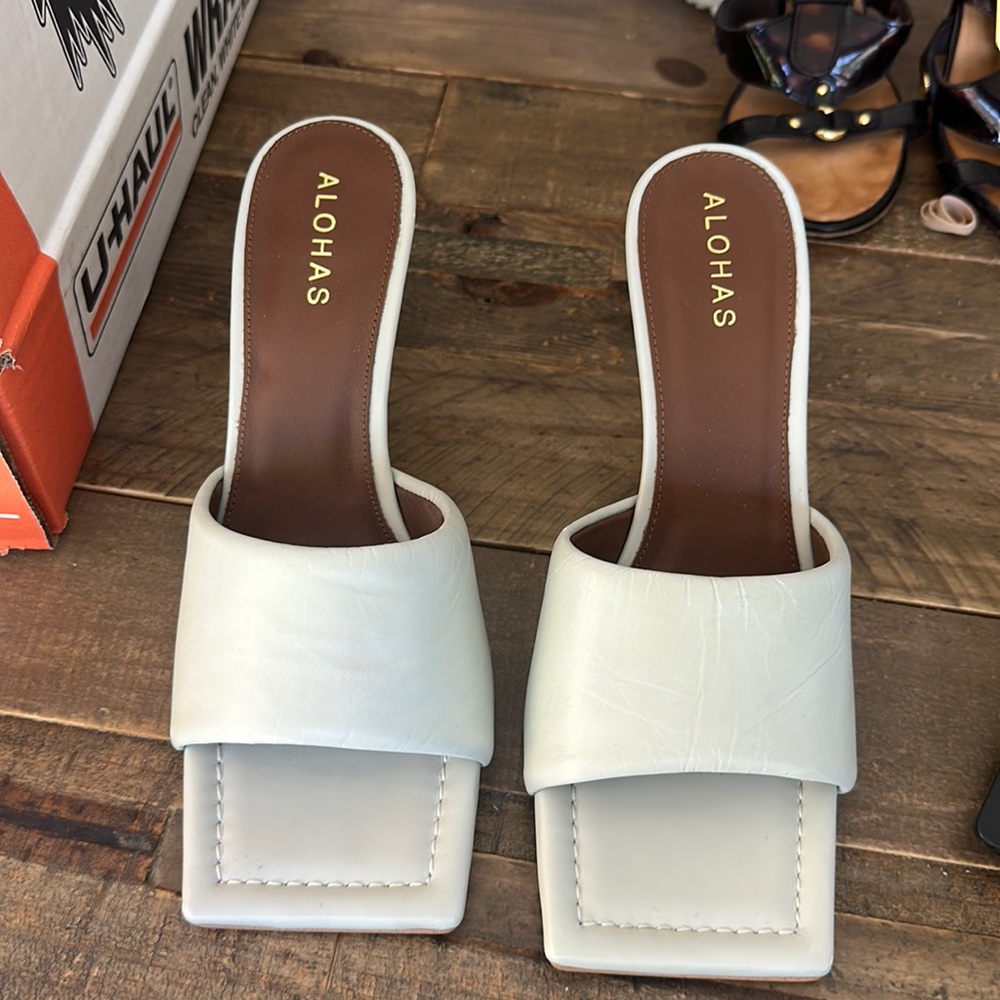 white puffy mule